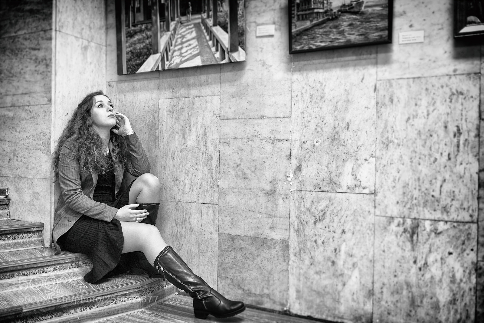Pentax K-1 sample photo. Contemplation in art gallery photography