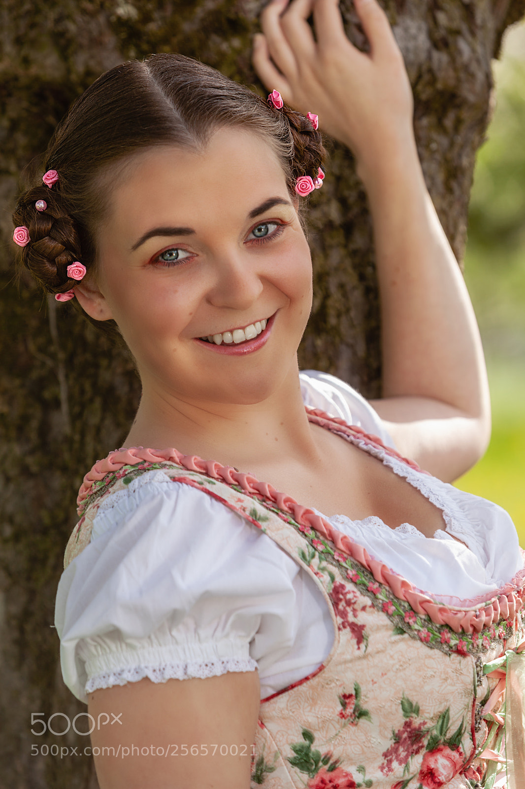 Canon EOS 5D Mark II sample photo. Bavarian girl in the photography