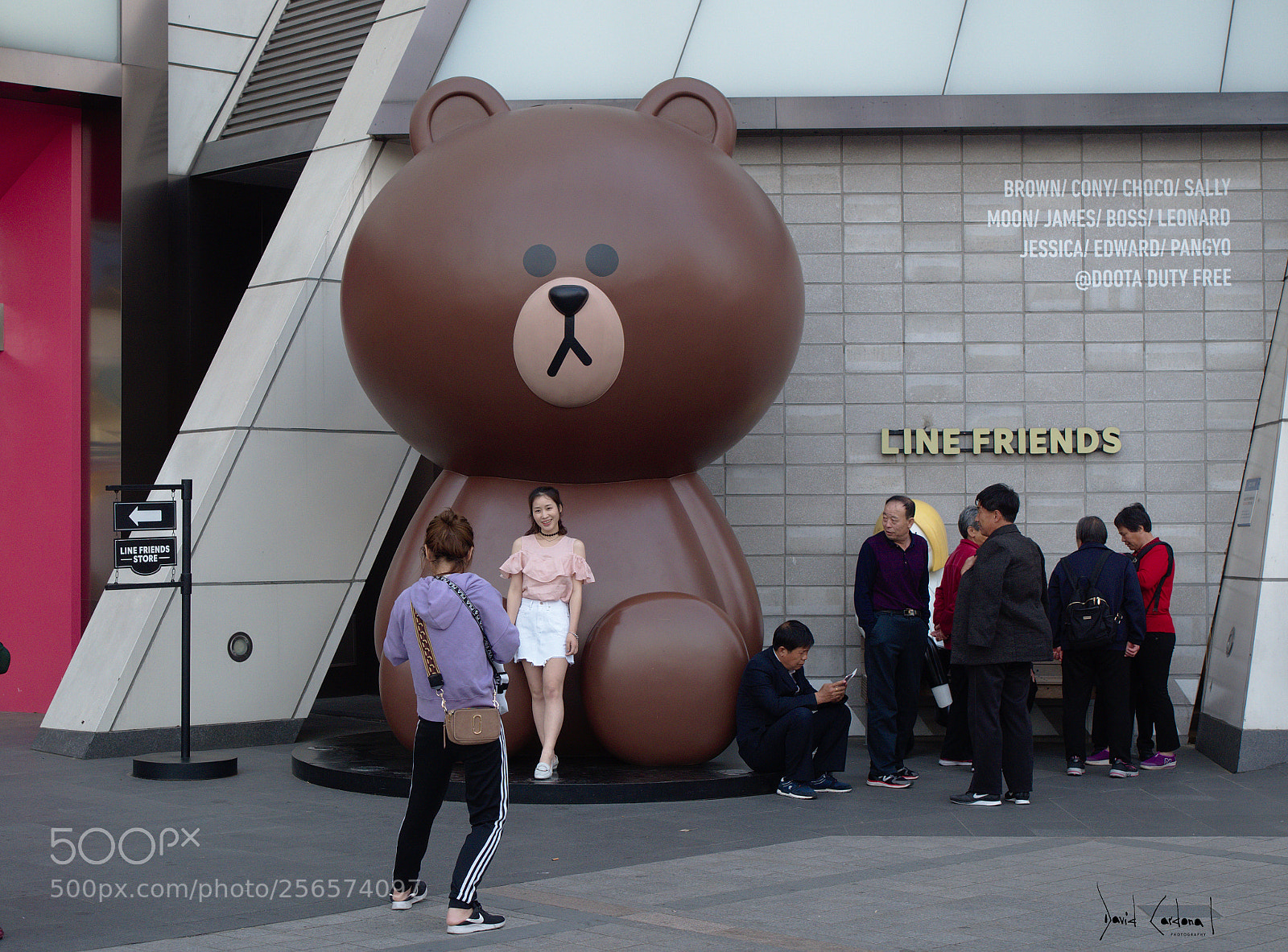 Olympus PEN-F sample photo. Line friends photography