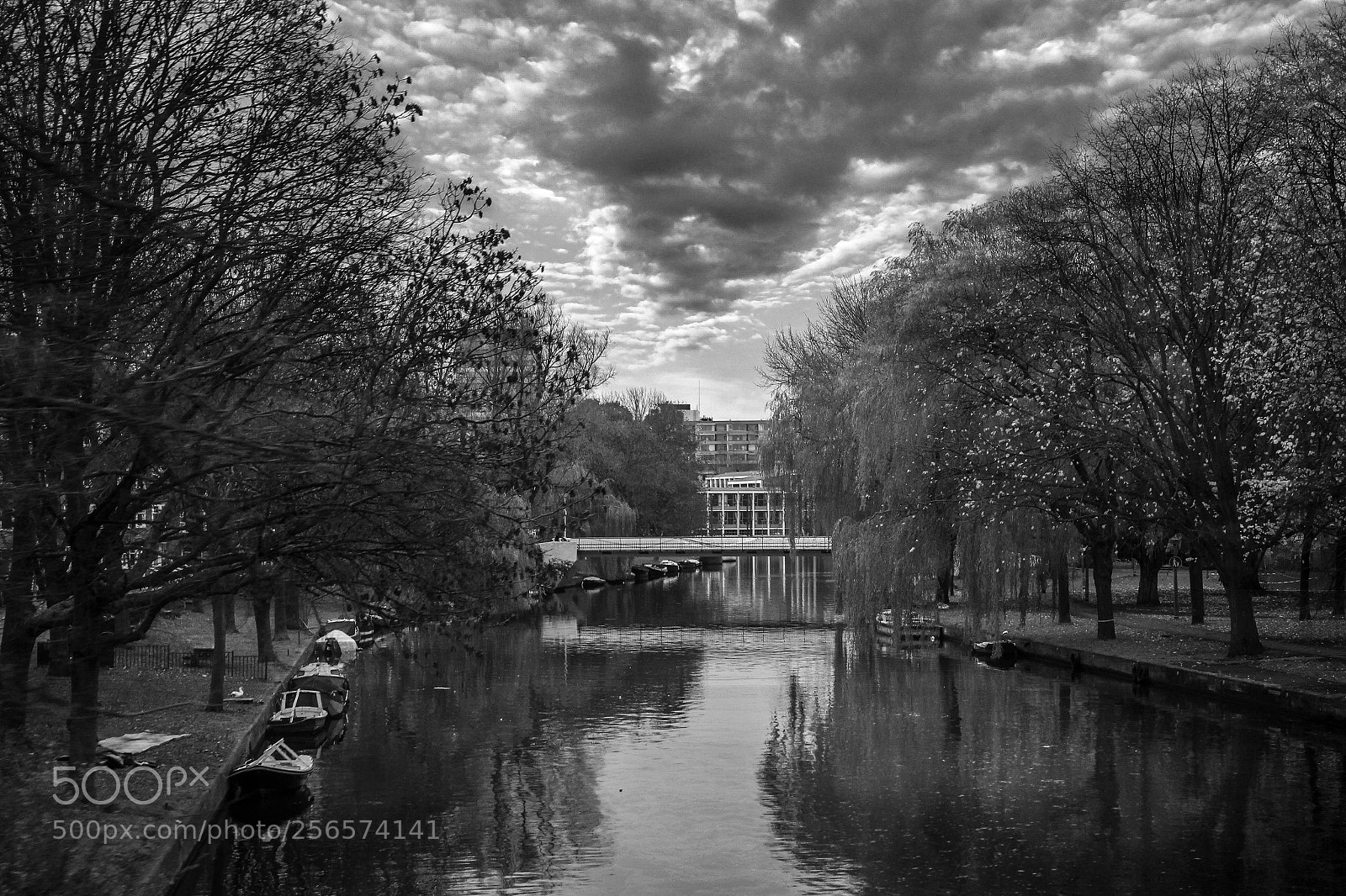 Canon EOS 550D (EOS Rebel T2i / EOS Kiss X4) sample photo. Amsterdam canal b&w photography
