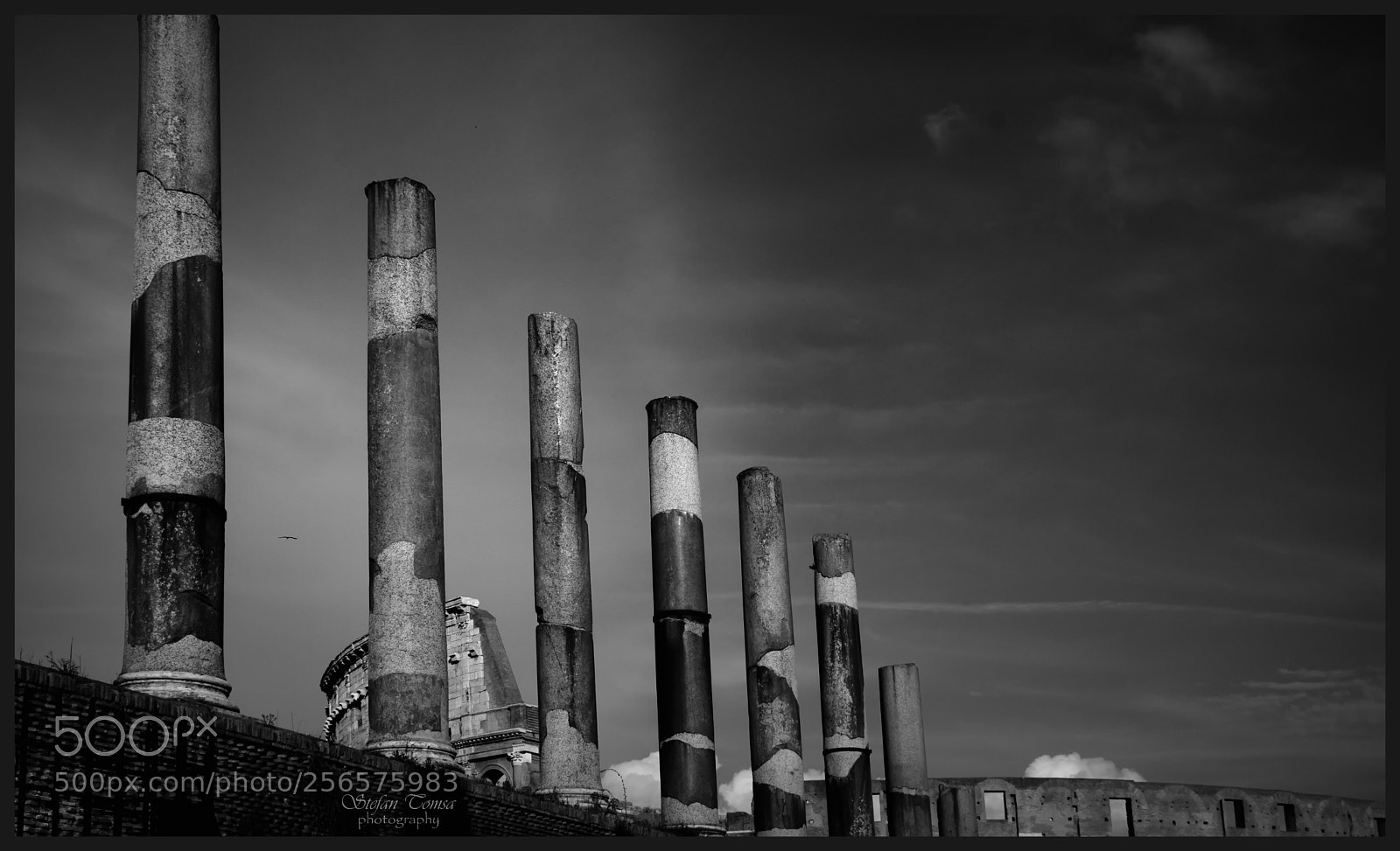 Nikon D5500 sample photo. Chem trails over collosseum photography