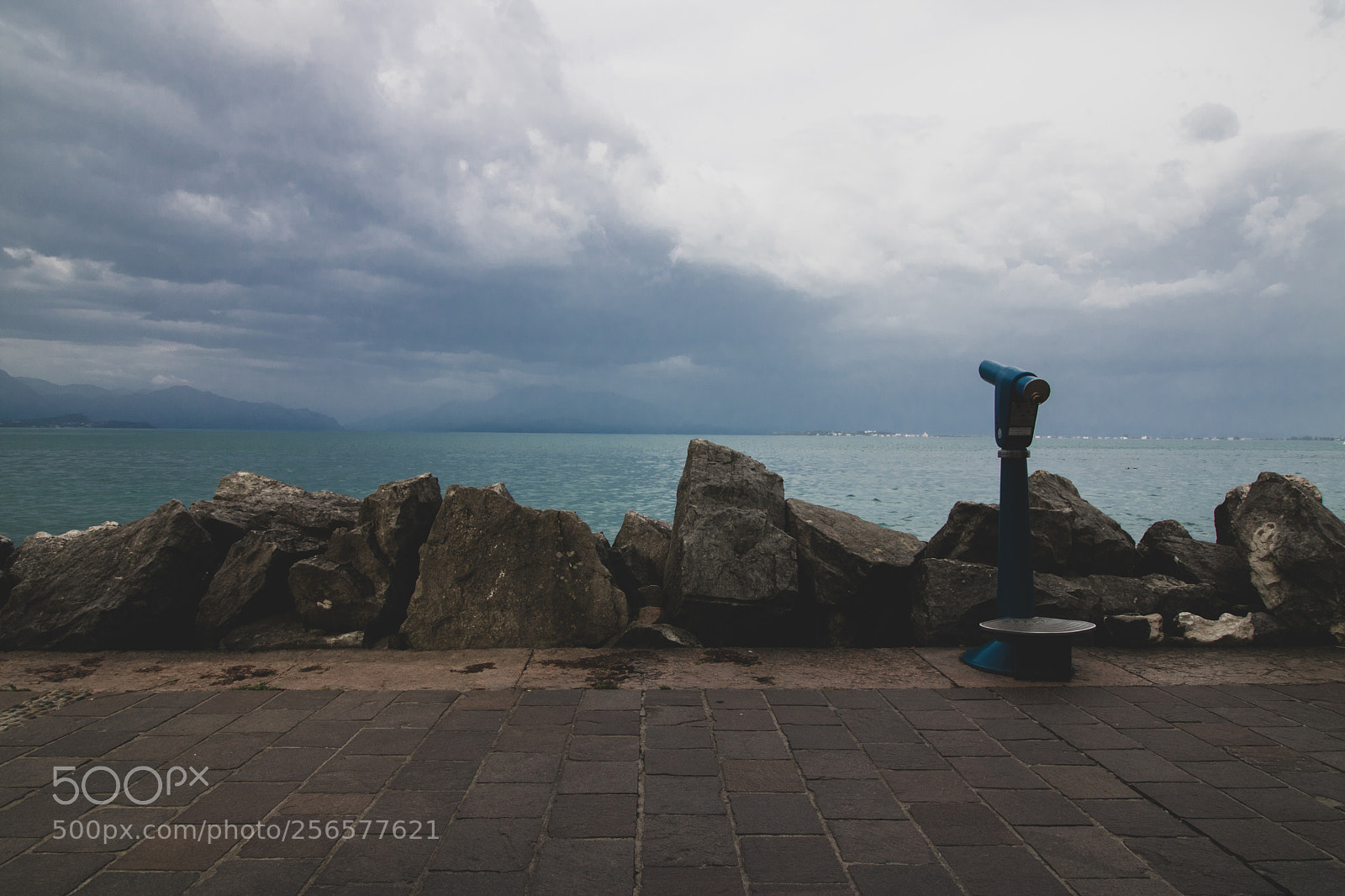 Canon EOS 750D (EOS Rebel T6i / EOS Kiss X8i) sample photo. Rain photography
