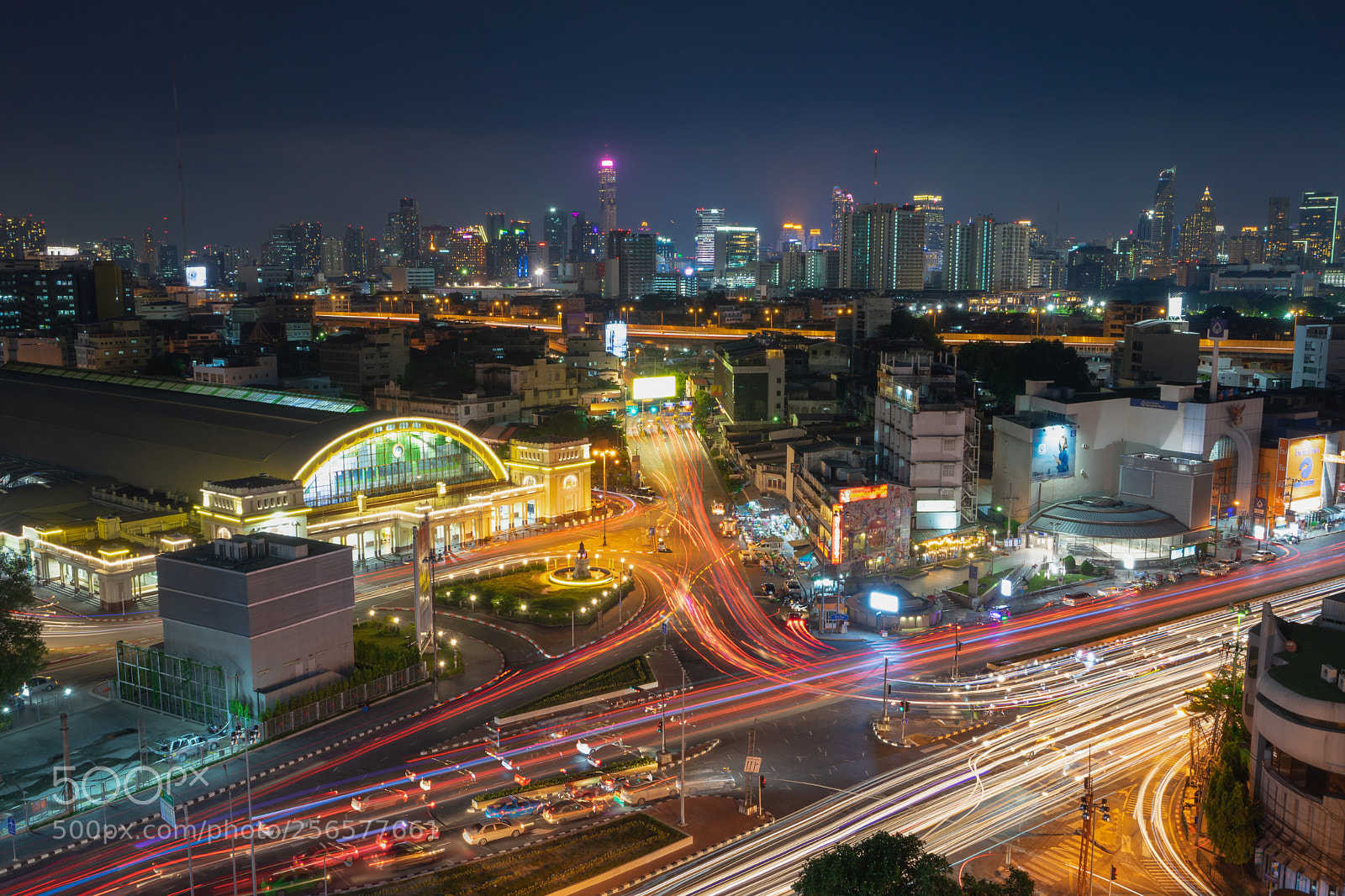 Sony a7 II sample photo. Bangkok's main railway station photography
