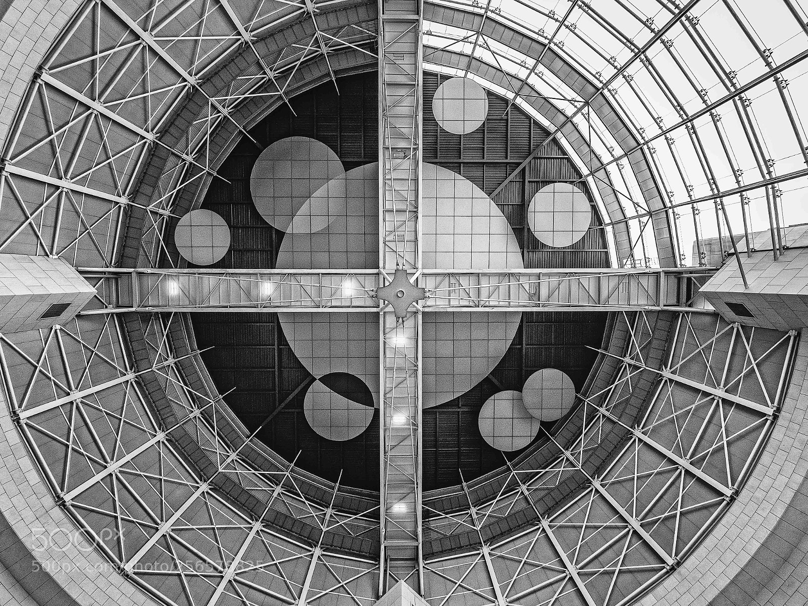 Olympus OM-D E-M1 Mark II sample photo. Aeroporto de lisboa photography