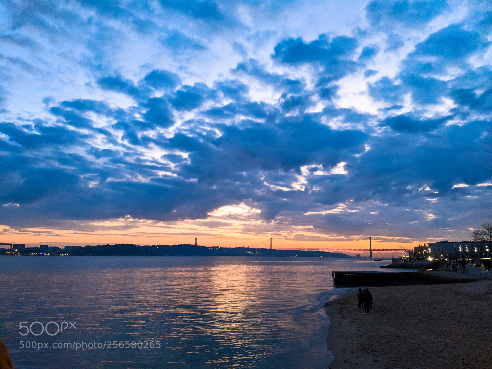Google Pixel 2 XL sample photo. River tejo photography