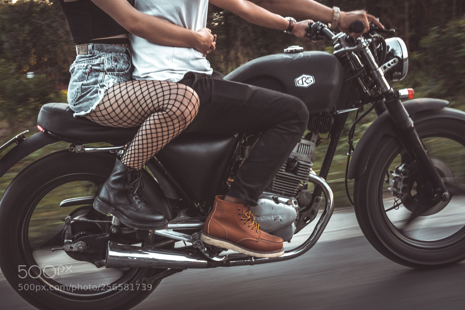 Sony a6000 sample photo. Motoclassic vintage sexy couple photography