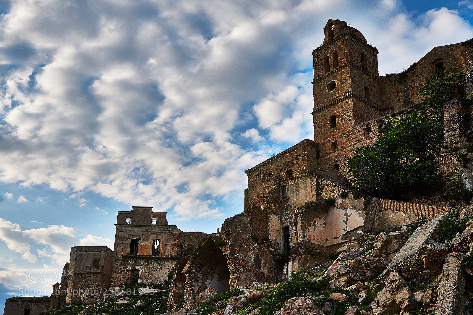 Sony Alpha a5000 (ILCE 5000) sample photo. Tower above the ruins photography