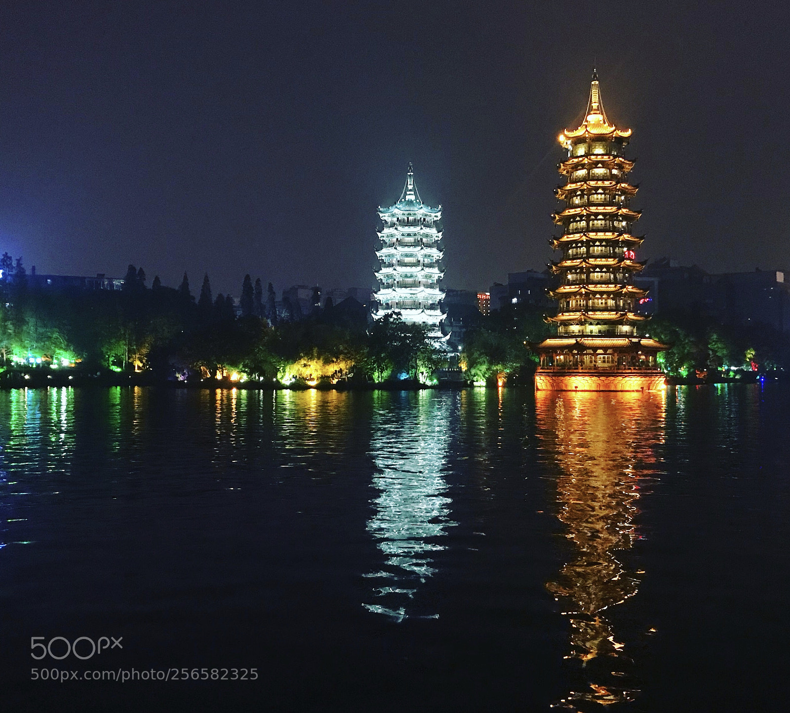 Apple iPhone 7 Plus sample photo. Guilin sun and moon photography