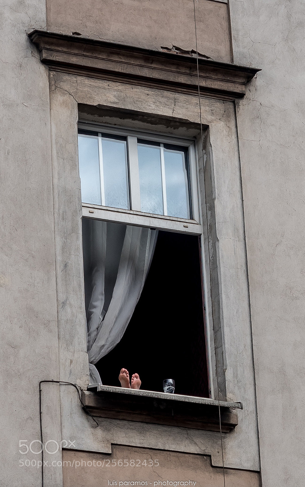 Olympus OM-D E-M5 II sample photo. Window in krakow photography
