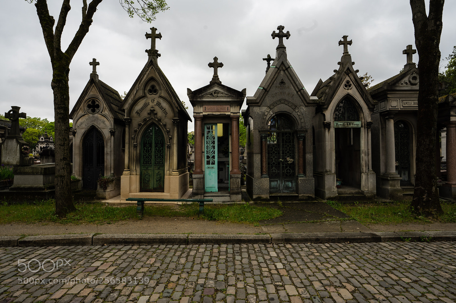Sony a7 II sample photo. Pere lachaise photography