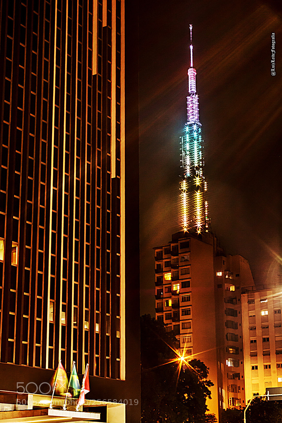 Canon EOS 70D sample photo. Fotografia noturna avenida paulista photography