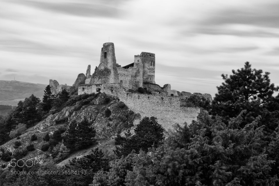 Canon EOS 80D sample photo. Castle Čachtice photography