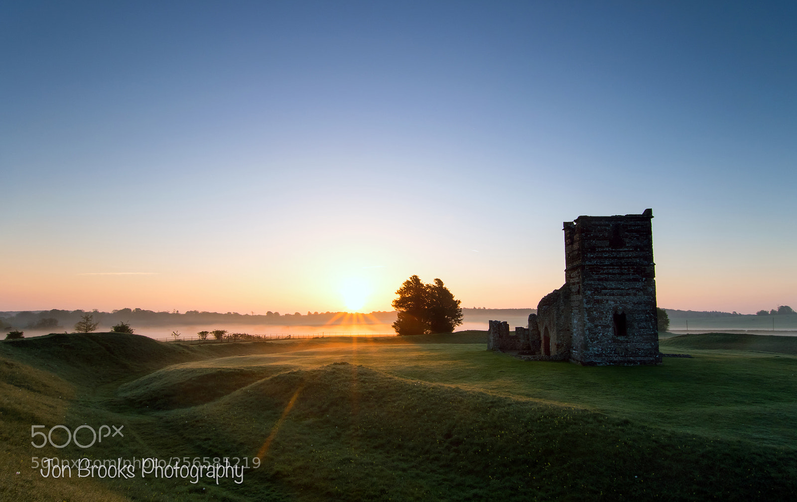Canon EOS 7D Mark II sample photo. Spooky knowlton church photography
