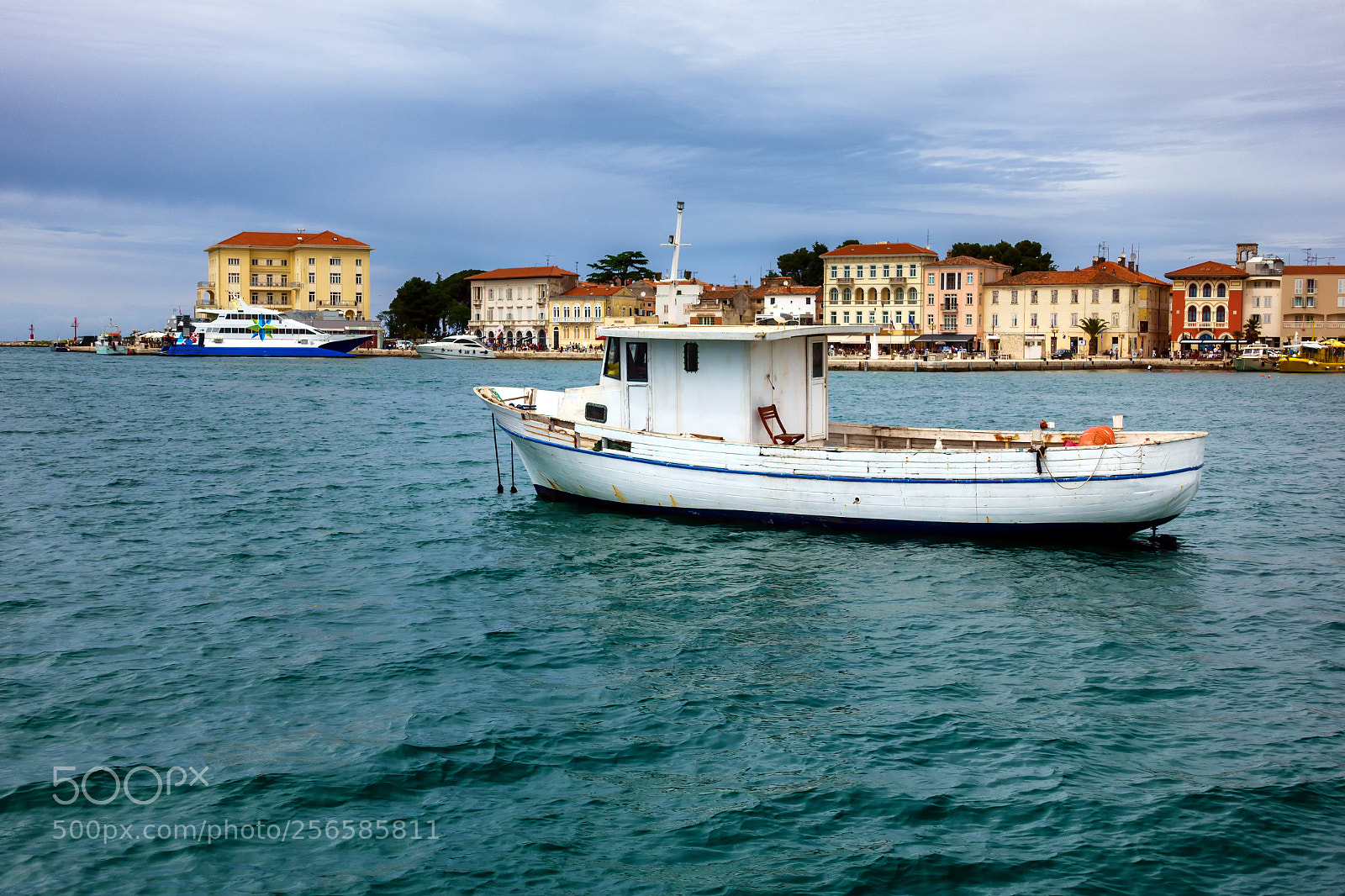 Sony DSC-RX100M5 sample photo. Small fishing boat in photography
