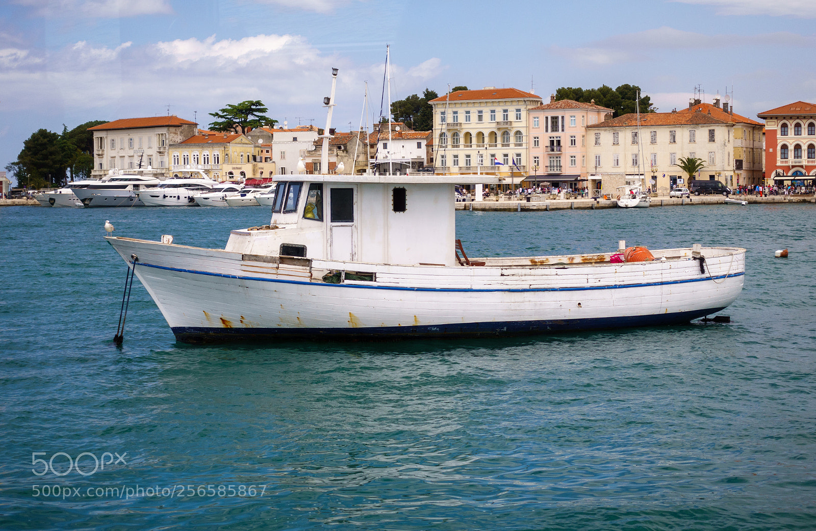 Sony DSC-RX100M5 sample photo. Small fishing boat in photography