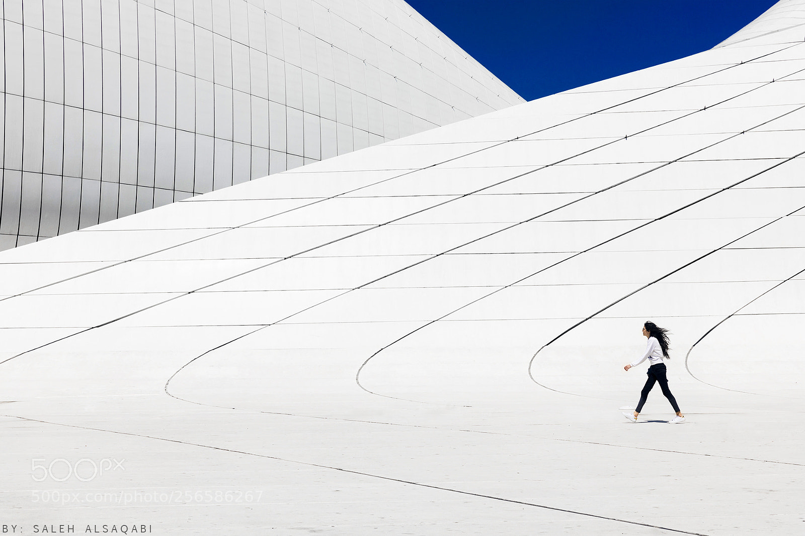 Canon EOS 5D Mark IV sample photo. Heydar aliyev center photography