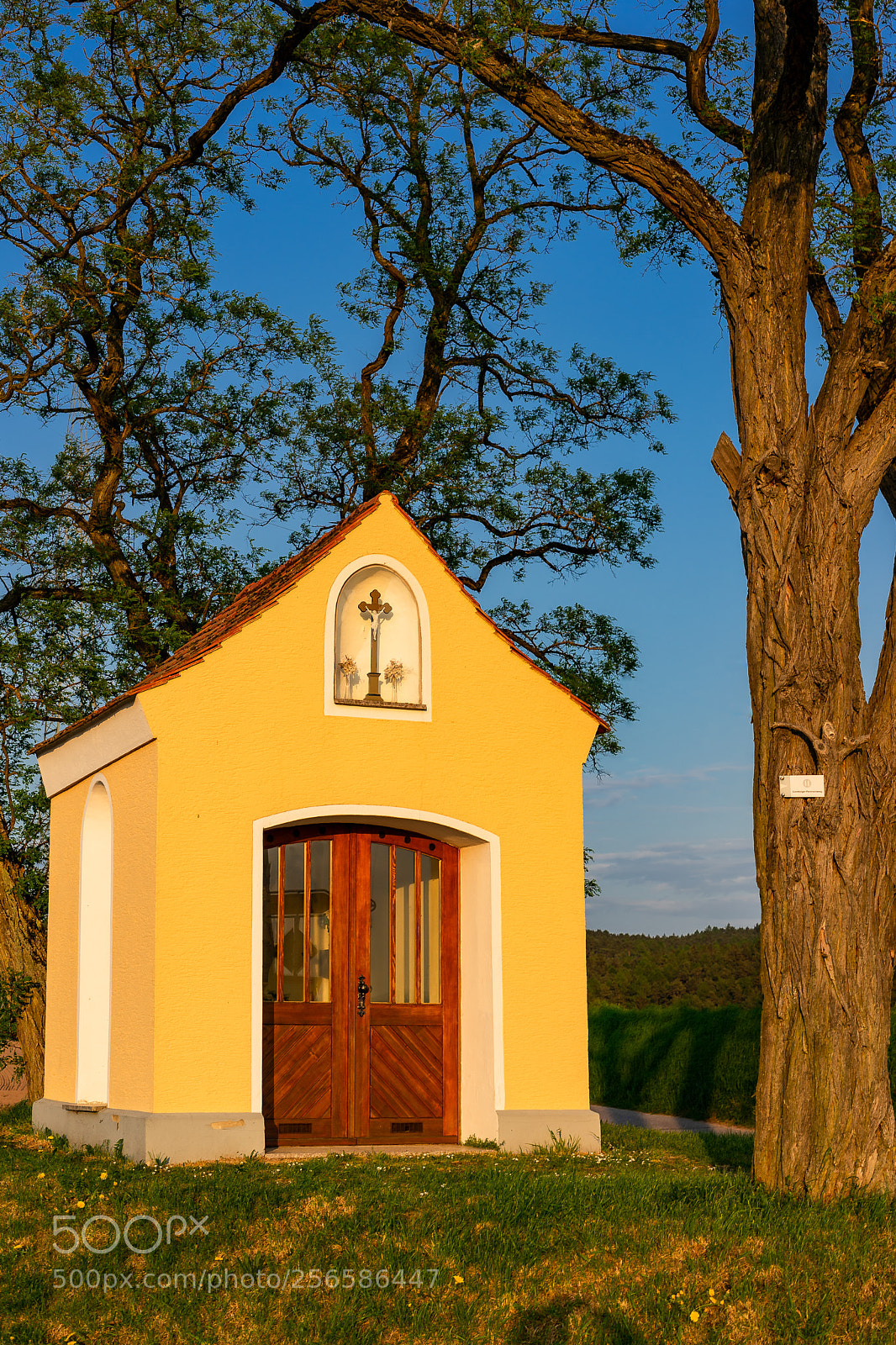Sony a7 sample photo. Small chapelle in the photography