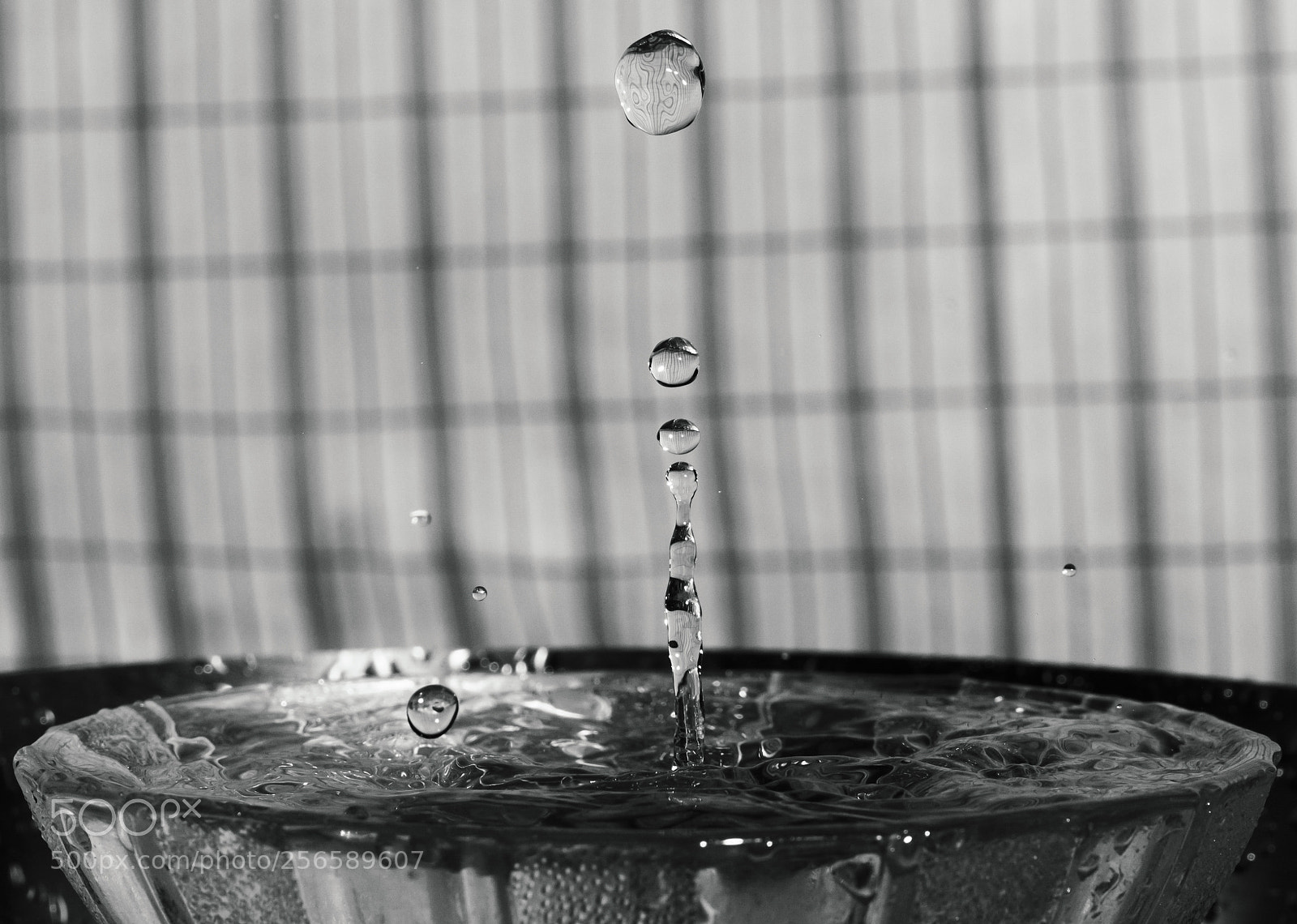 Nikon D3200 sample photo. String of drops photography