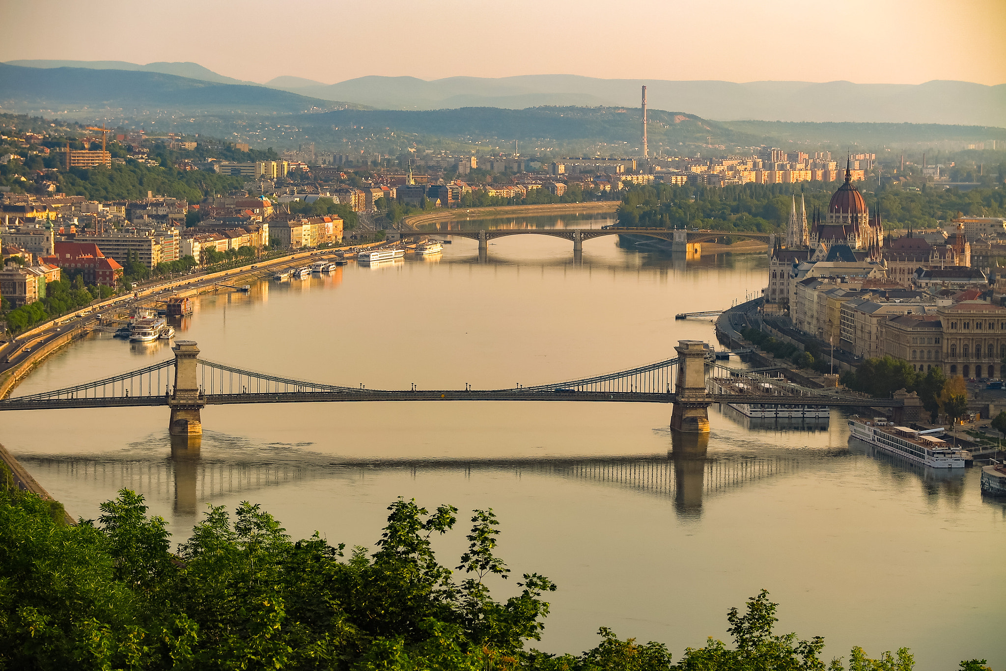 Canon PowerShot G1 X Mark II sample photo. Chainbridge and parliament in budapest photography