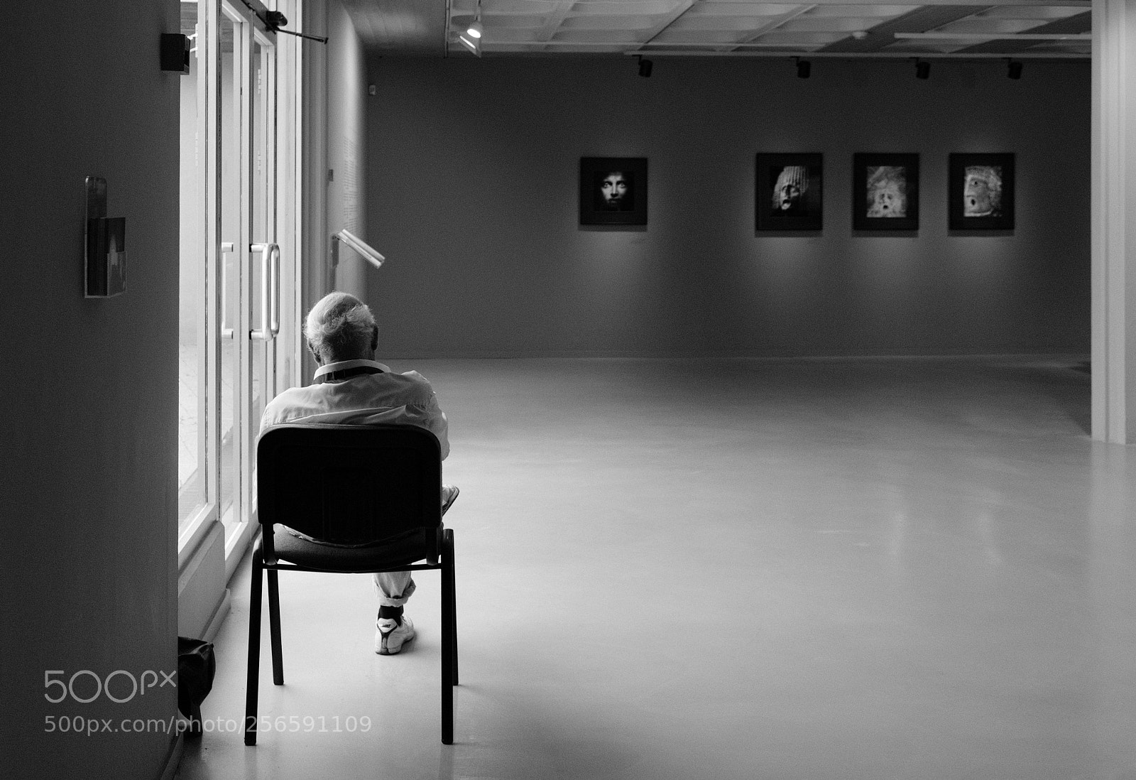 Fujifilm X-E3 sample photo. Watching photography