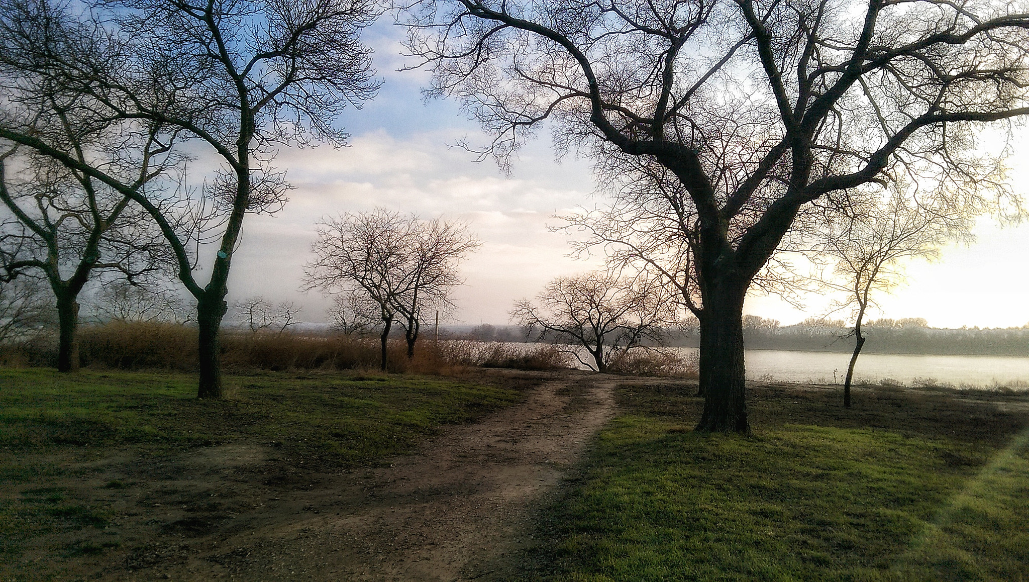 HTC ONE M8 sample photo. Scenery riverside photography
