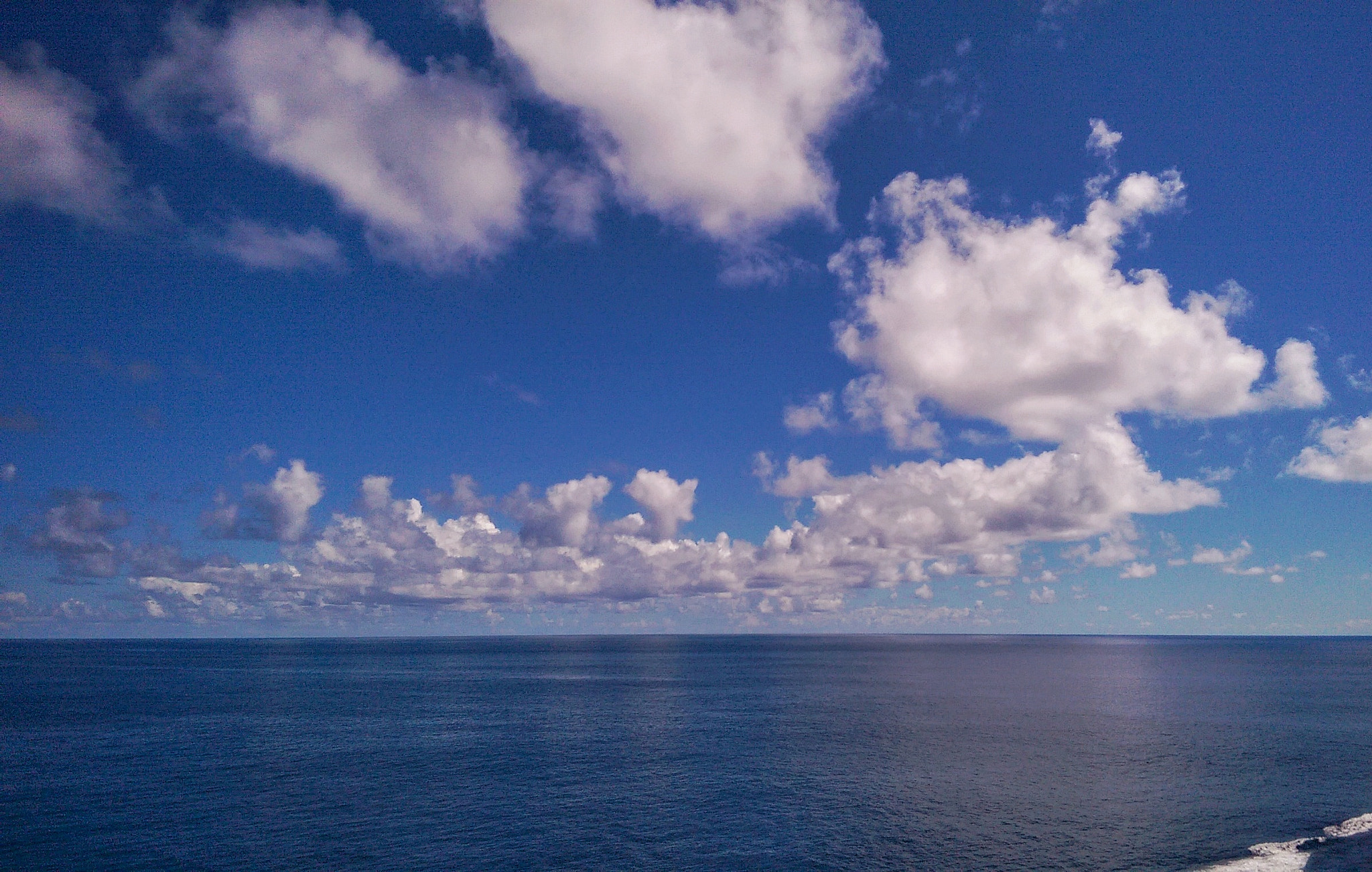 HTC ONE M8 sample photo. Calm sea-cloudy sky photography