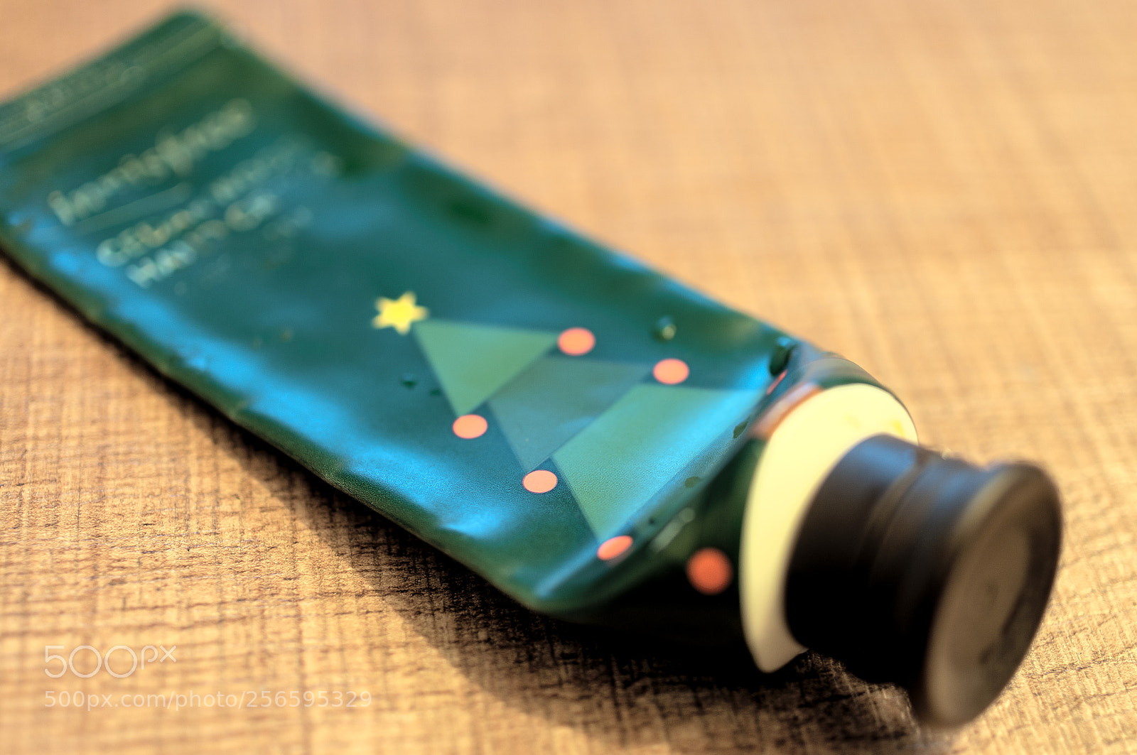 Pentax K20D sample photo. Hand cream.护手霜 photography