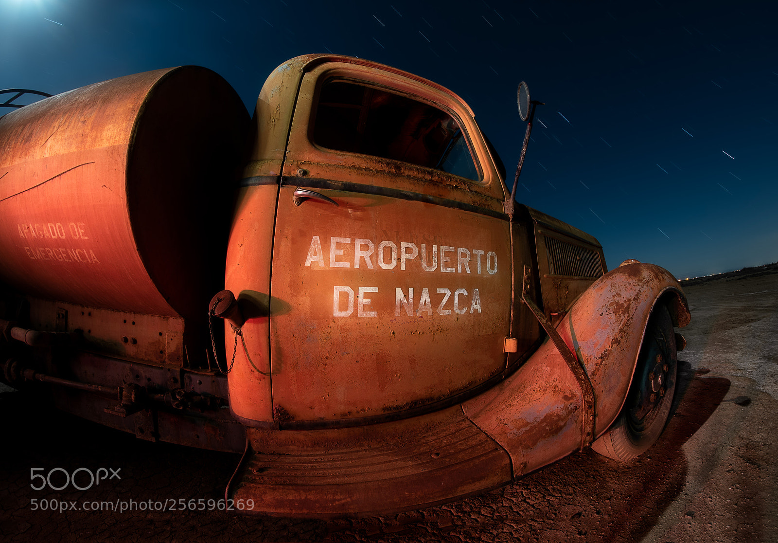 Nikon D750 sample photo. Camión de combustible photography