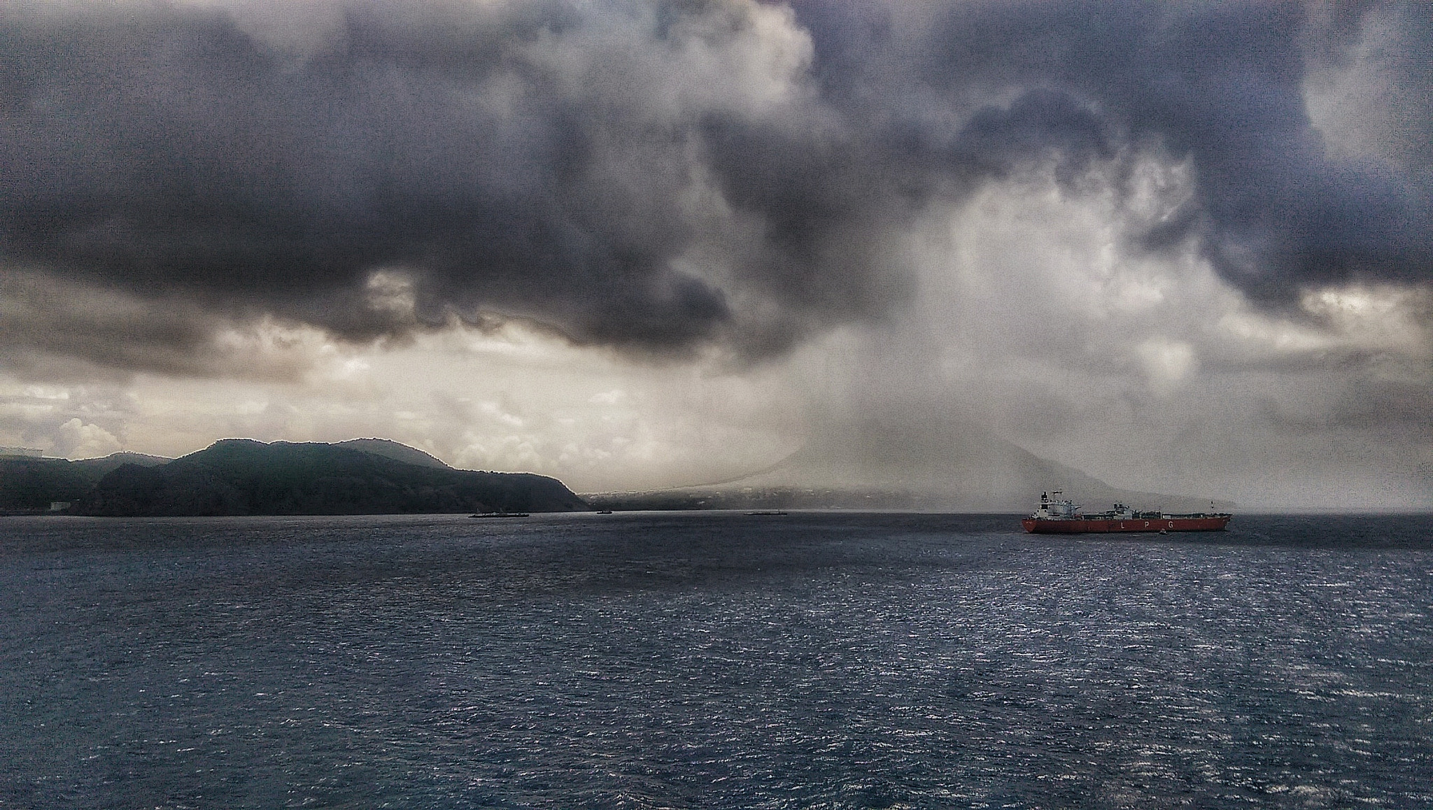 HTC ONE M8 sample photo. Overcast dark sky photography