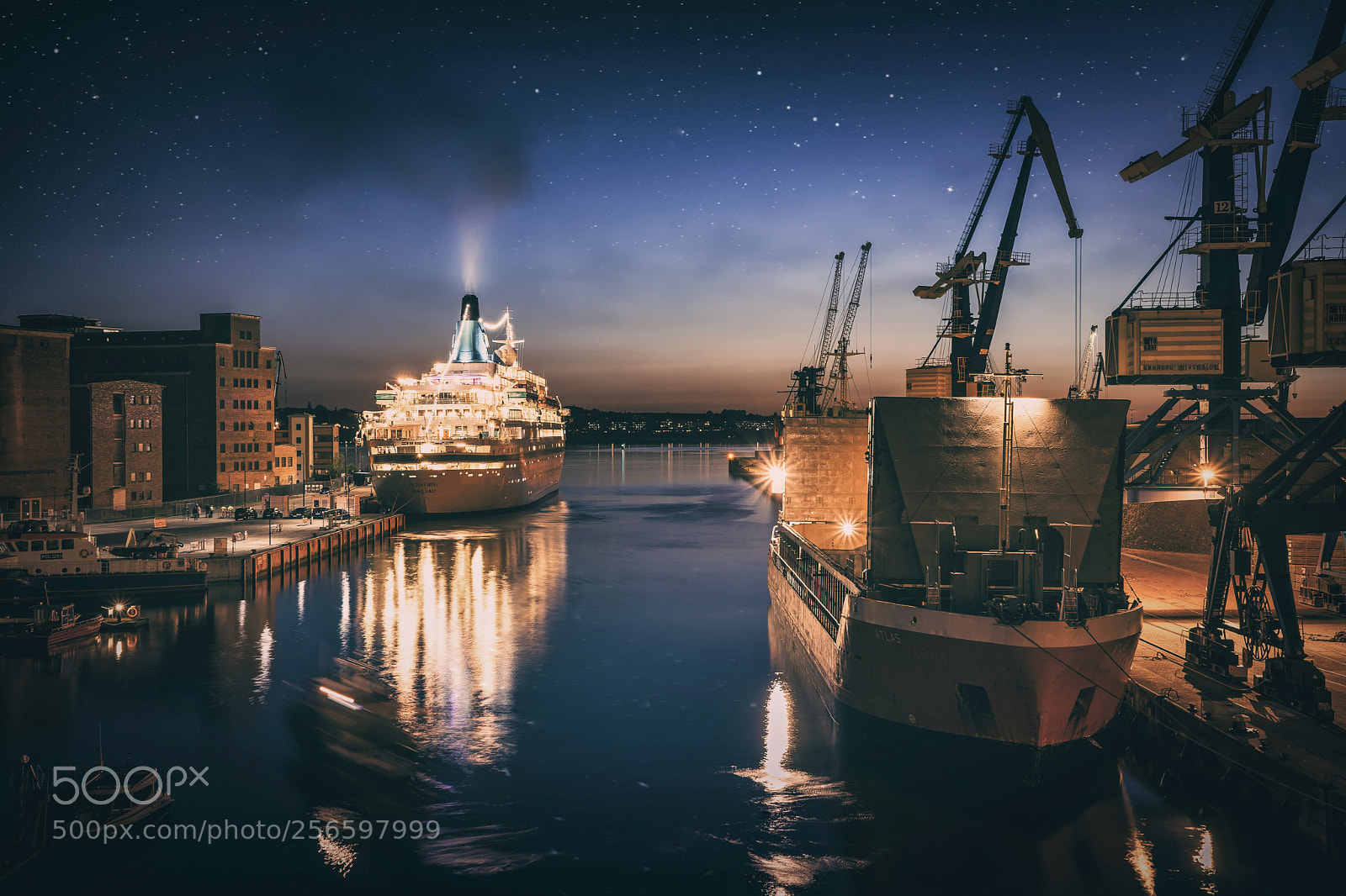 Sony a7 II sample photo. Wismar harbor nights photography