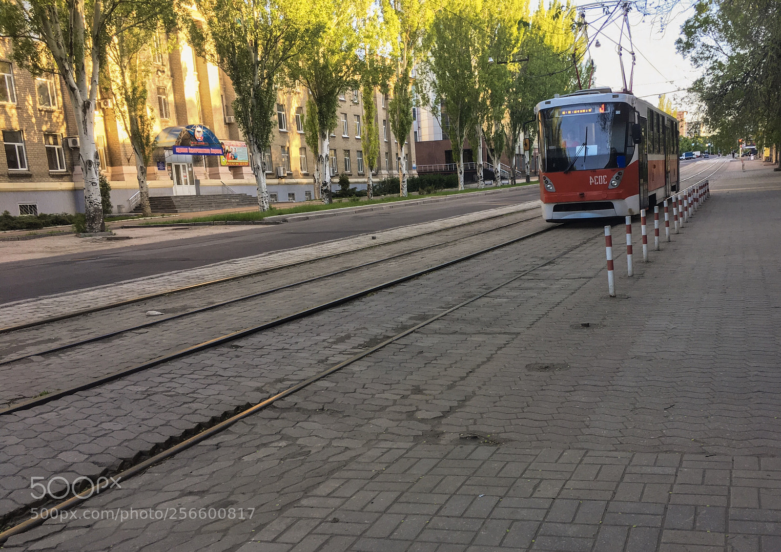 Apple iPhone 6s sample photo. Tram photography