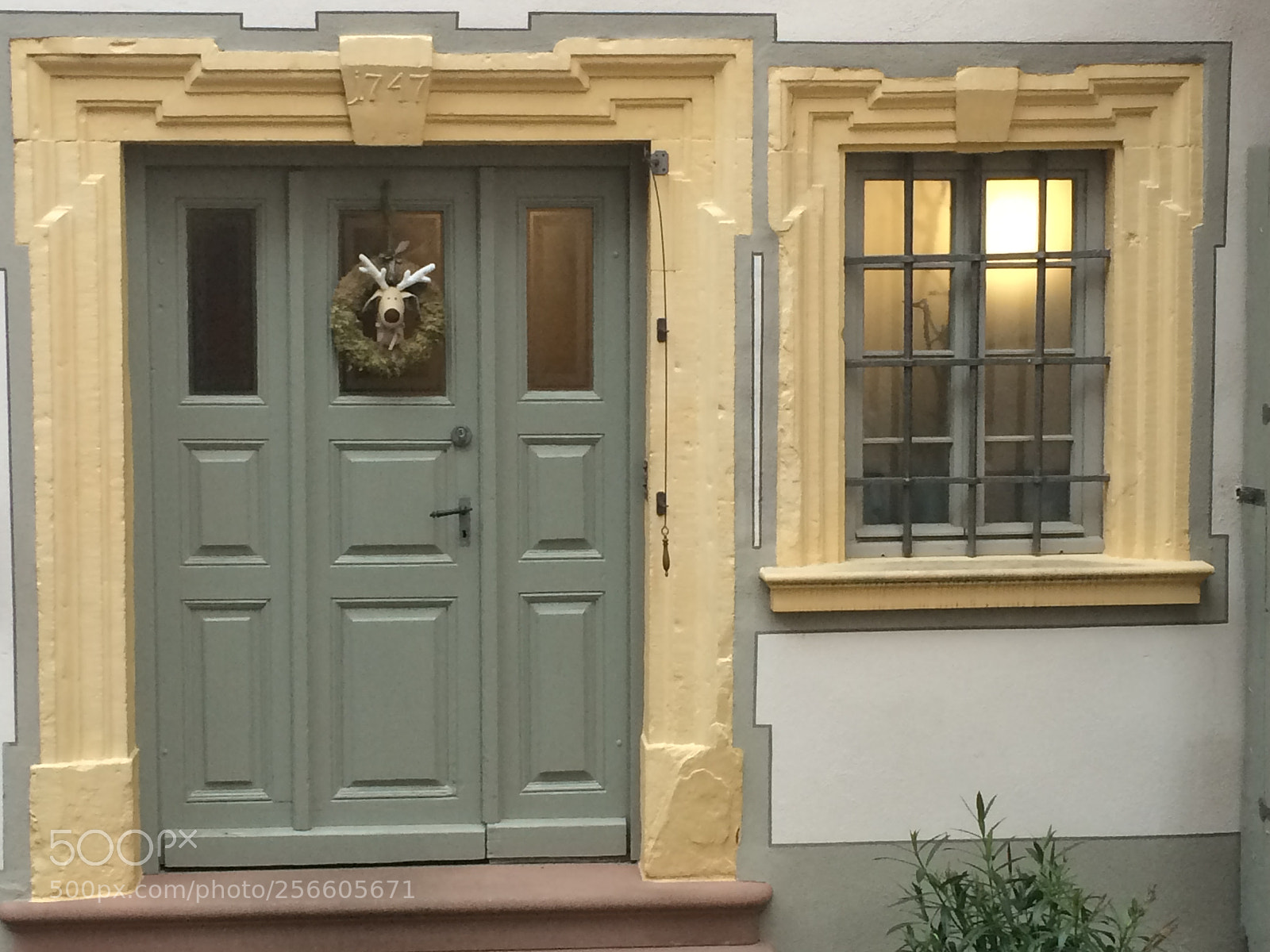 Apple iPhone 5s sample photo. Door and window photography