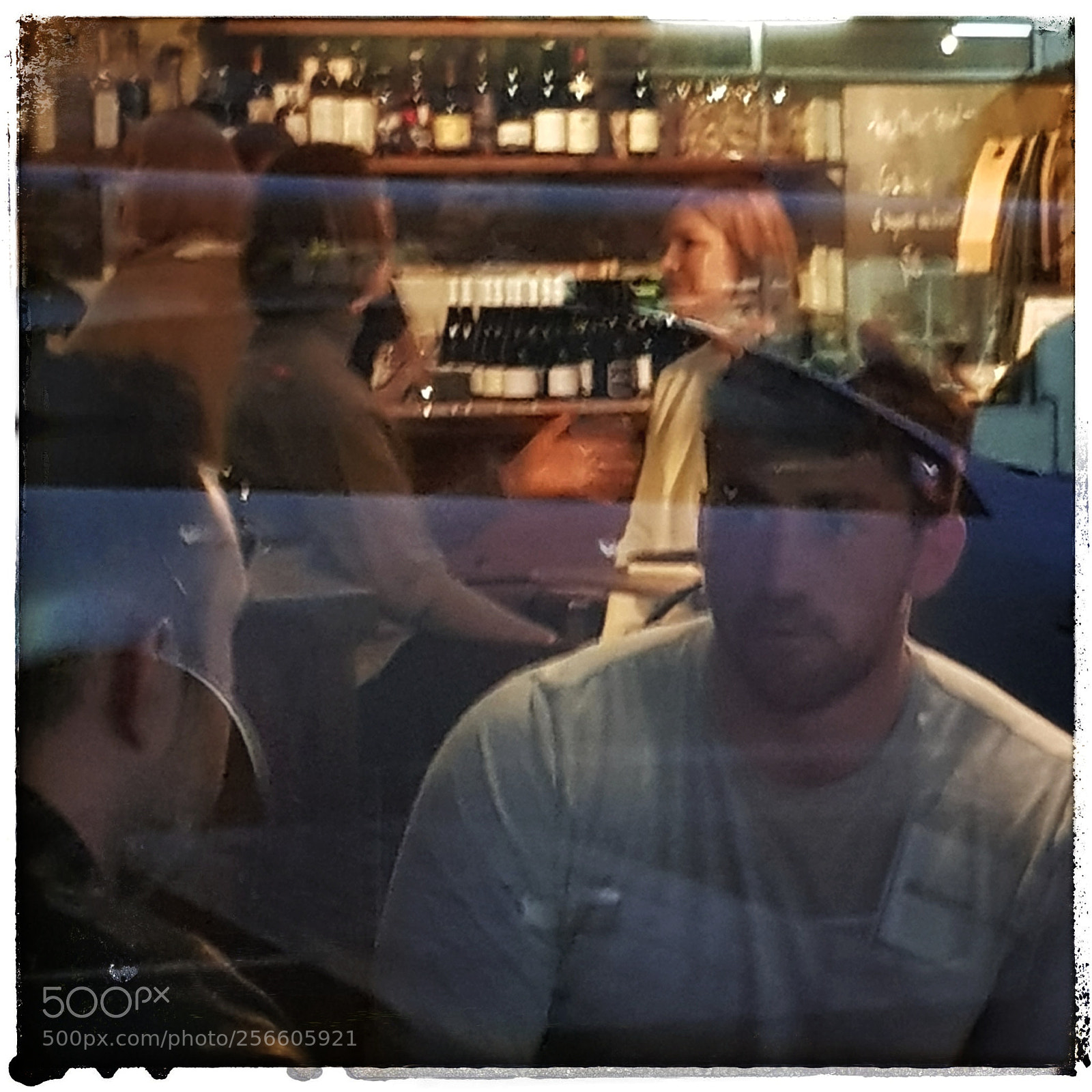 Samsung Galaxy S8 sample photo. Wine in the city photography