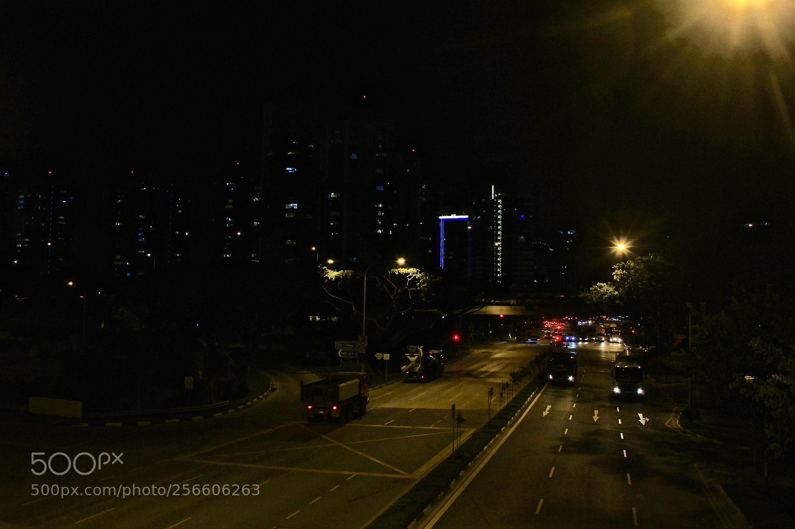 Canon EOS 1200D (EOS Rebel T5 / EOS Kiss X70 / EOS Hi) sample photo. Empty street. photography