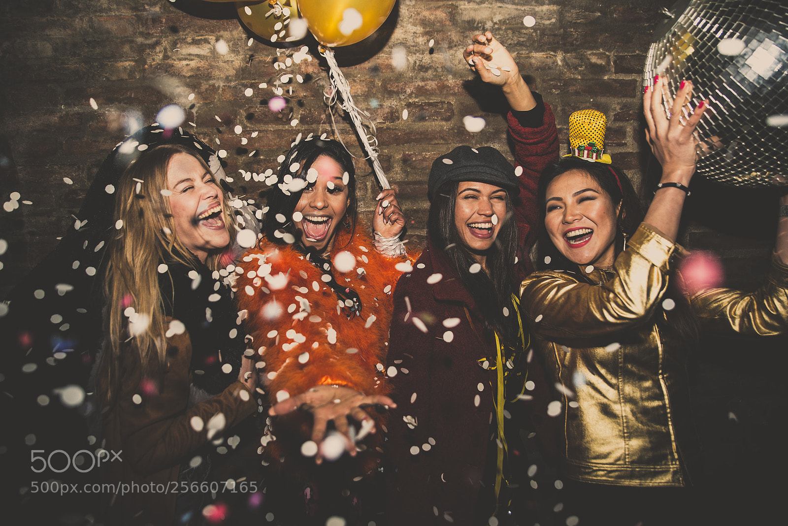 Nikon D610 sample photo. Group of girls celebrating photography