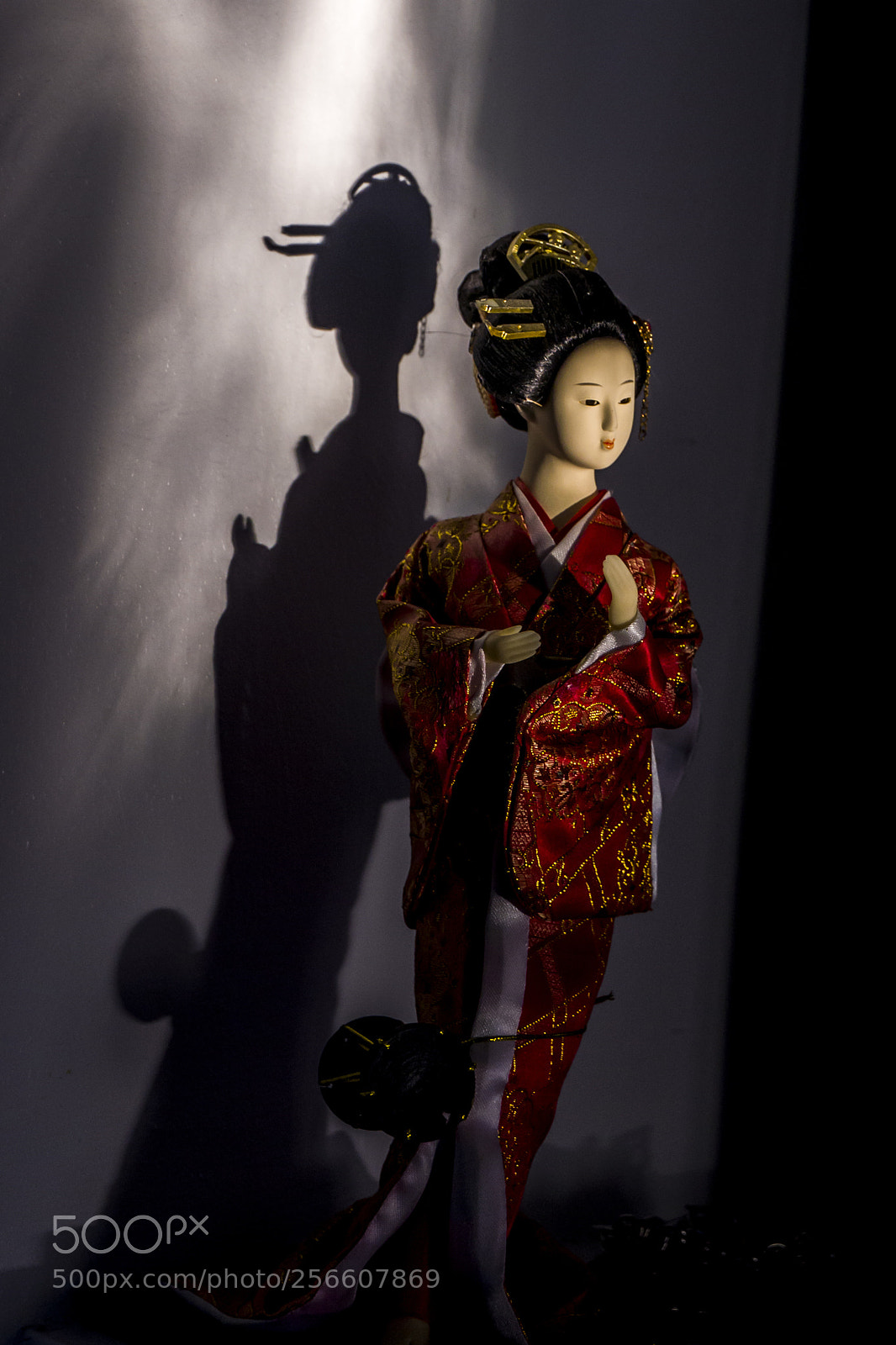 Leica SL (Typ 601) sample photo. Shadow doll photography