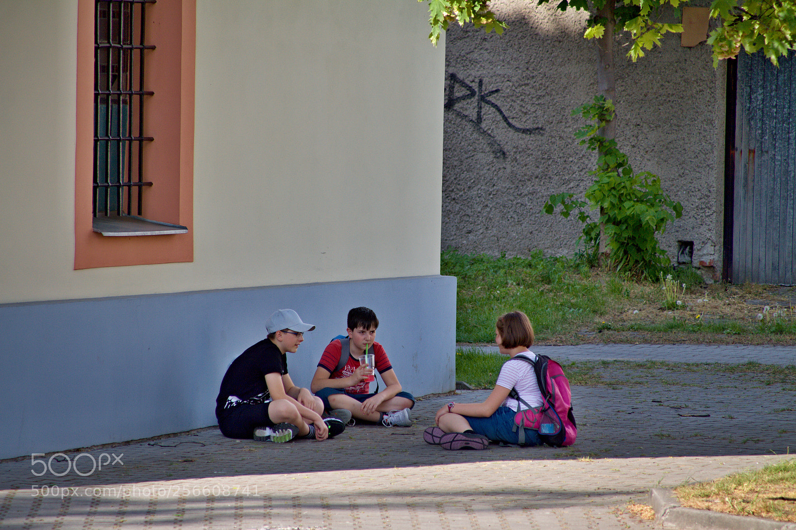 Canon EOS 50D sample photo. Discussion behind the church. photography