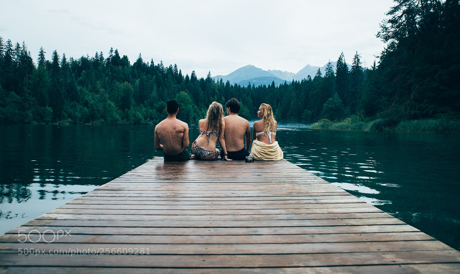 Nikon D610 sample photo. Group of friends having photography