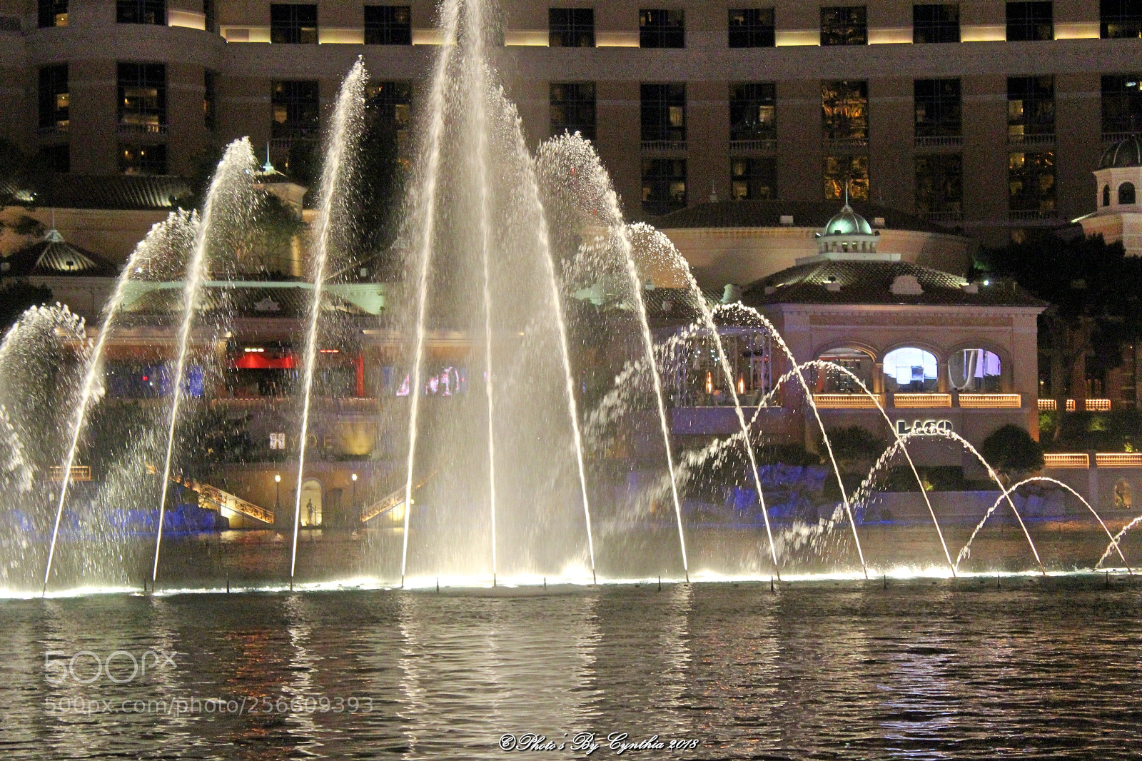 Canon EOS 1300D (EOS Rebel T6 / EOS Kiss X80) sample photo. Venetian hotel water show photography