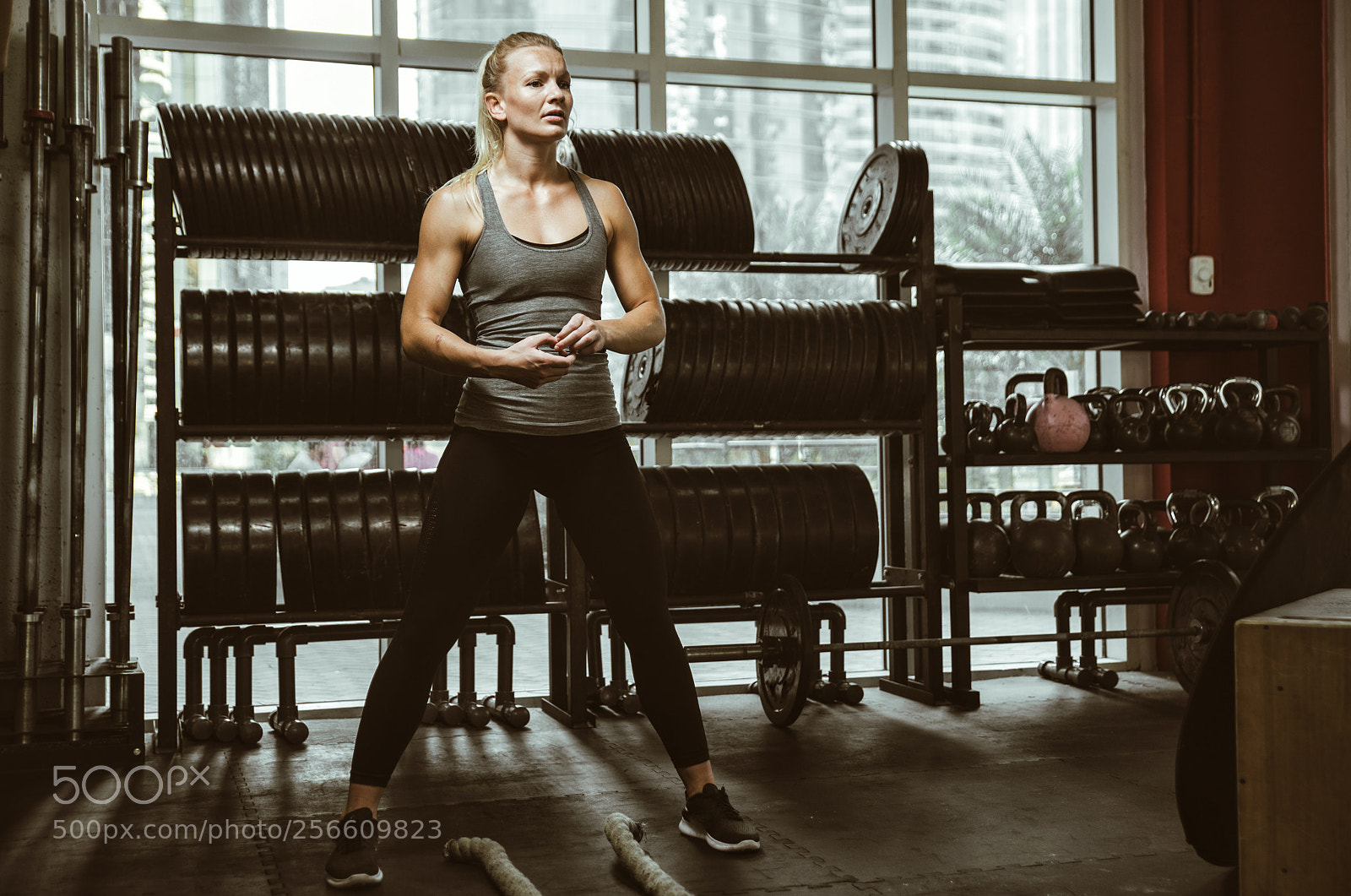 Nikon D610 sample photo. Beautiful young woman training photography