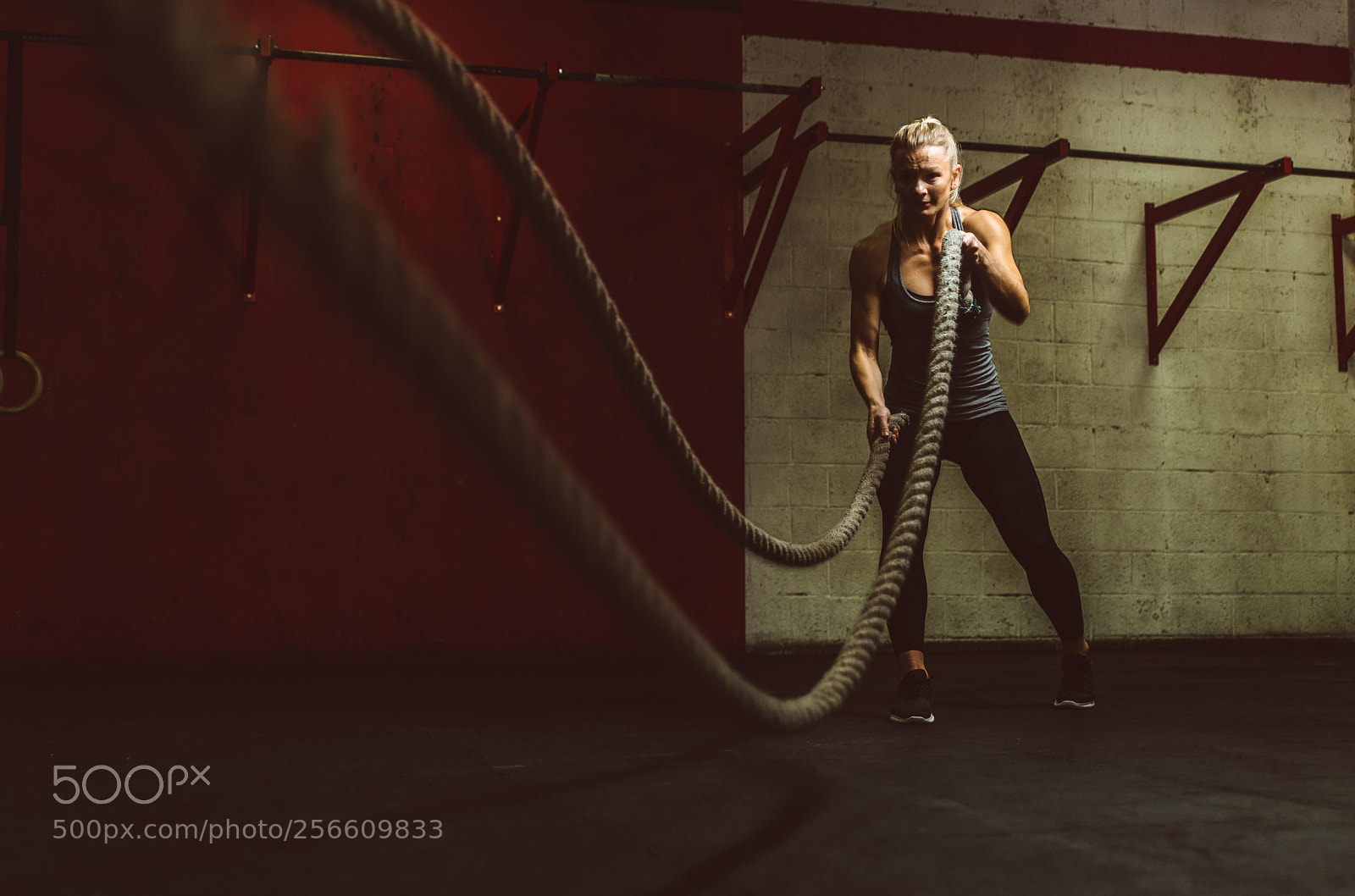 Nikon D610 sample photo. Beautiful young woman training photography