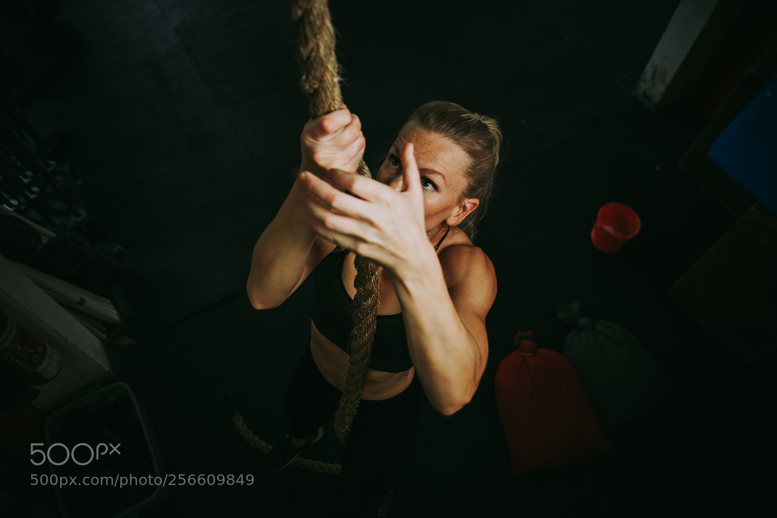 Nikon D610 sample photo. Beautiful young woman training photography