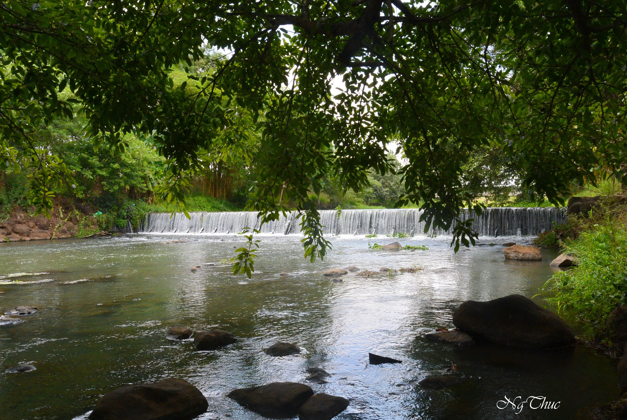 Nikon 1 S1 sample photo. Water and shade photography