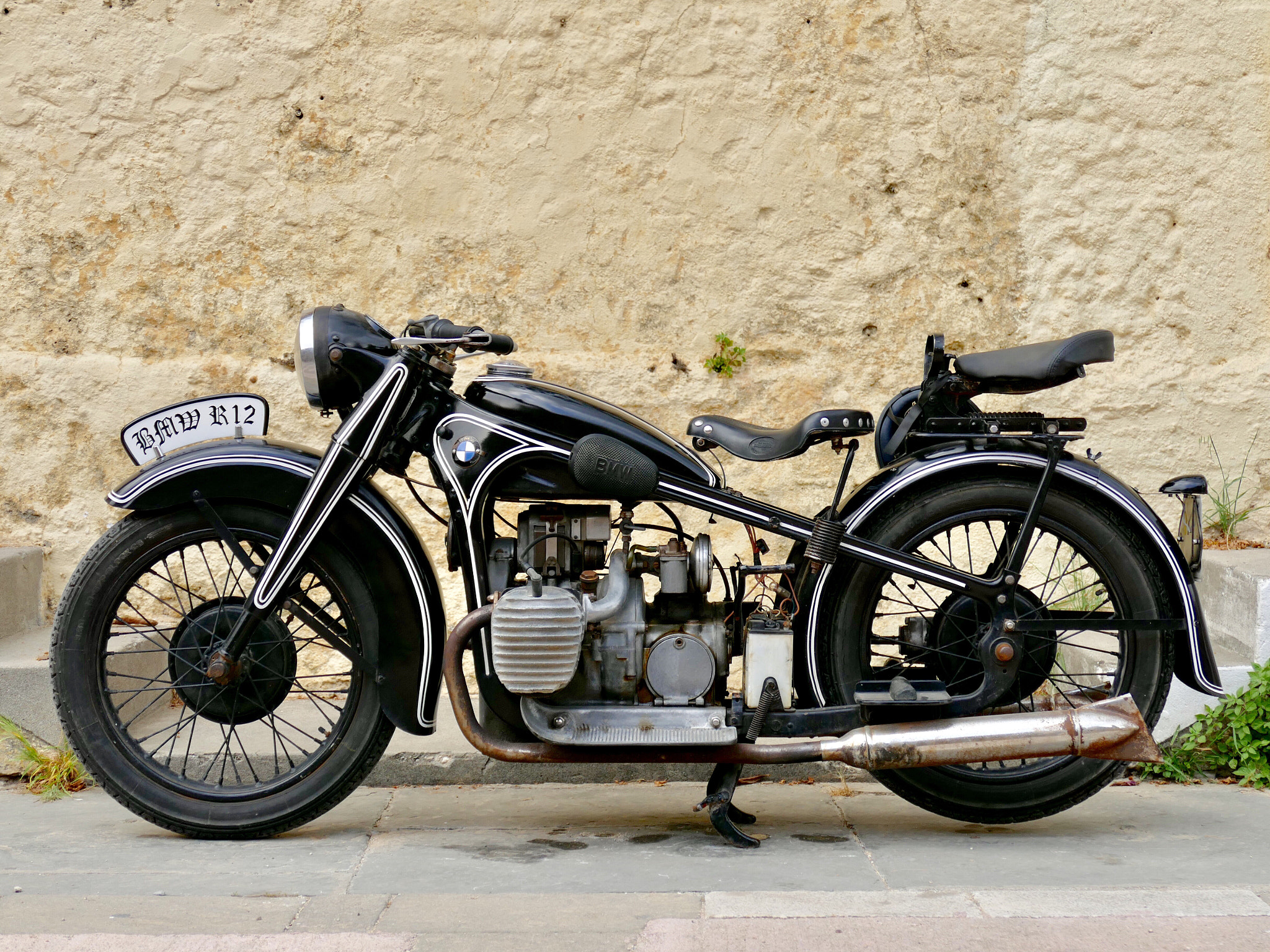 Leica V-Lux (Typ 114) sample photo. Bmw rhodes photography