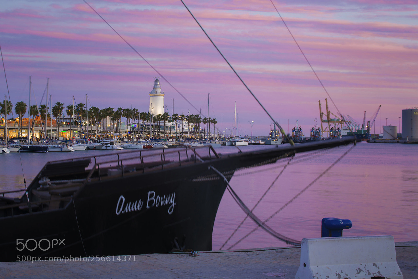 Nikon D5200 sample photo. Malaga port photography