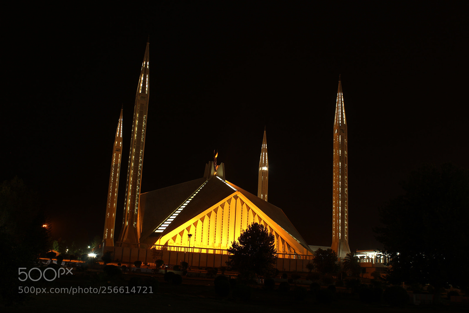 Canon EOS 1200D (EOS Rebel T5 / EOS Kiss X70 / EOS Hi) sample photo. Shah faisal mosque photography
