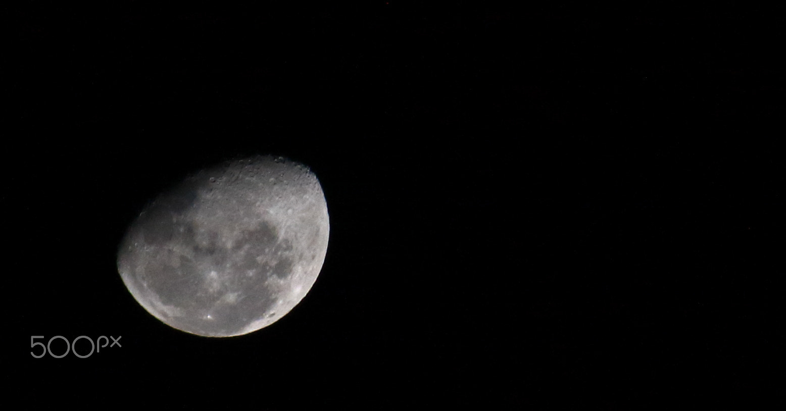 Canon EF 75-300mm f/4-5.6 sample photo. Moon 04.05 photography