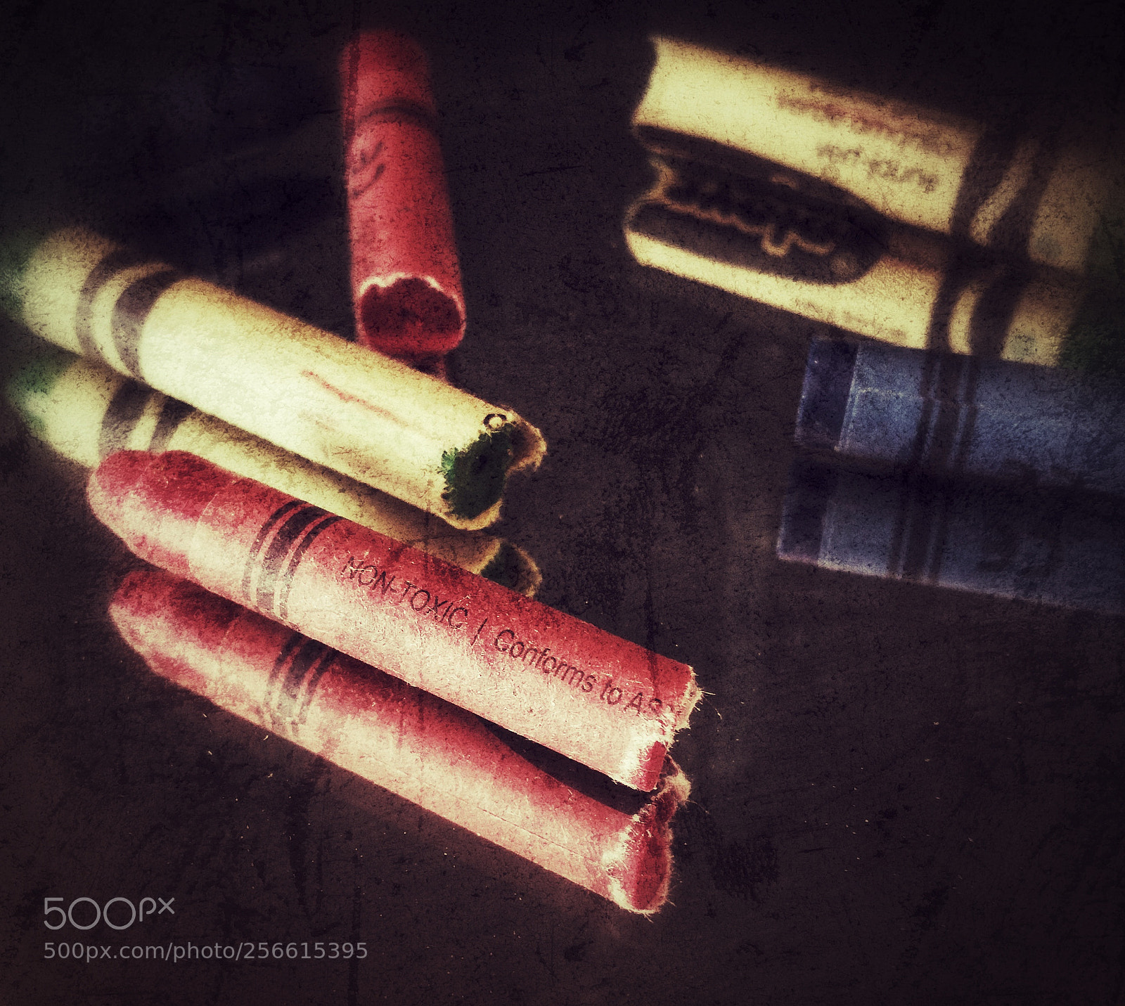Samsung Galaxy Note4 sample photo. Even a broken crayon photography