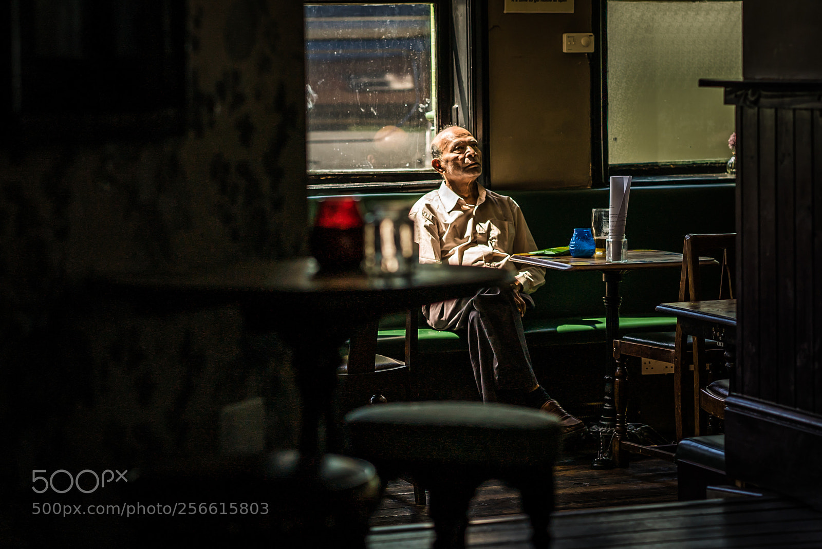 Sony a7S sample photo. Pub contemplation photography