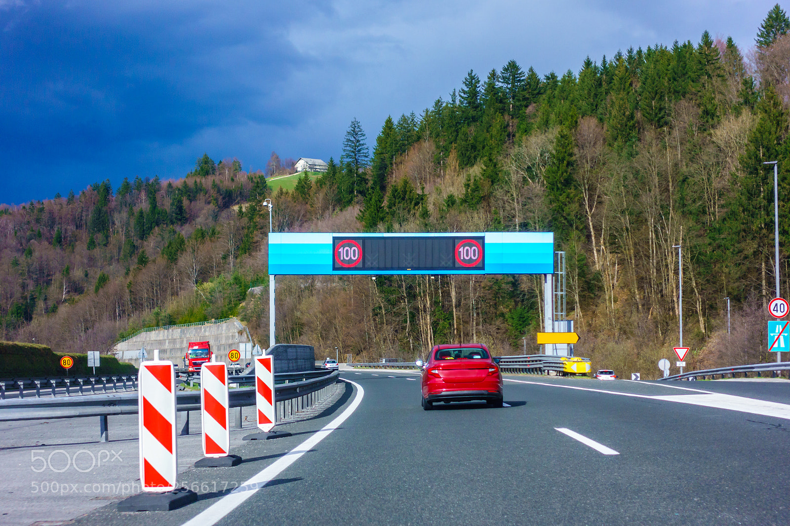 Sony DSC-RX100M5 sample photo. Modern led traffic signs photography